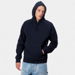 BLUZA MĘSKA CARHARTT WIP HOODED CHASE SWEAT I026384-00HXX KOLOR NIEBIESKI. Niebieskie bluzy bez kaptura męskie Carhartt, bez wzorów, z bawełny, sportowe, bez kołnierzyka, bez ramiączek. Za 179.50 zł.