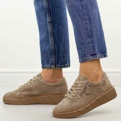 Fango skórzane półbuty damskie na platformie Jezzi 18-18. Zielone półbuty damskie Jezzi, bez wzorów, z jeansu, eleganckie, bez obcasa, na platformie. Za 249.00 zł.