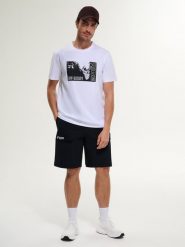 4F Spodenki casual męskie - czarne XL. Czarne szorty męskie 4f, z dresówki, bez kołnierzyka. Za 149.99 zł.