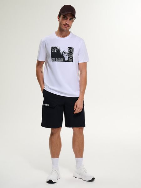 4F Spodenki casual męskie - czarne XL. Czarne szorty męskie 4f, z dresówki, bez kołnierzyka. Za 149.99 zł.
