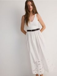 Sukienka maxi z paskiem - złamana biel. Sukienki damskie Reserved, l, bez wzorów, z bawełny, bez kołnierzyka, bez ramiączek, maxi, rozkloszowane. Za 179.99 zł.