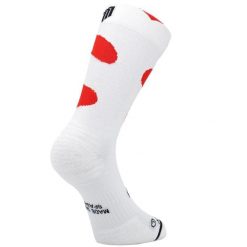 Skarpetki biegowe Sporcks Kinetic. Czerwone skarpetki damskie SPORCKS, bez wzorów, z nylonu. Za 156.00 zł.