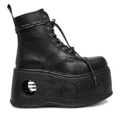 Trzewiki NEW ROCK. Czarne botki damskie NEW ROCK, rockowe, bez obcasa, na koturnie, bez zapięcia. Za 1,089.00 zł.