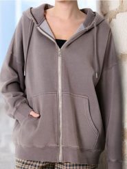 Bluza z kapturem z efektem sprania - brązowy. Brązowe bluzy z kapturem damskie Sinsay, l. W wyprzedaży za 33.99 zł.