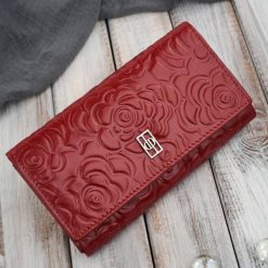 Portfel damski skórzany duży czerwony w kwiaty z ochroną RFID Paolo Peruzzi AL-14-RD. Brązowe portfele damskie bez wzorów, ze skóry. Za 89.00 zł.