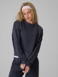 4F Bluza dresowa regular bez kaptura damska - granatowa XL. Niebieskie bluzy bez kaptura damskie 4f, uniwersalny, z dresówki. Za 149.99 zł.