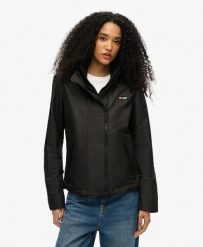 Superdry Kurtka Wiatrówka Górska z Kapturem Czarna. Czarne kurtki damskie Superdry., bez wzorów, z kapturem. Za 438.85 zł.