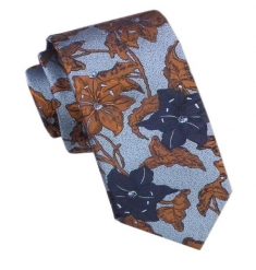 Elegancki Męski Krawat - Alties - Niebieski w Beżowe i Granatowe Kwiaty. Niebieskie krawaty i muchy męskie Alties, bez wzorów, z tkaniny, eleganckie. Za 49.00 zł.