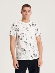 T-shirt regular z nadrukiem allover - złamana biel. T-shirty męskie Reserved, l, bez wzorów, z bawełny, bez kołnierzyka. Za 59.99 zł.