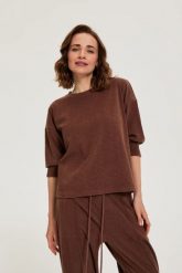 Bluza z rękawami 3/4 brązowa. Brązowe bluzy bez kaptura damskie MOODO, l, z elastanu. Za 99.99 zł.