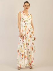 APART Sukienka w kolorze kremowo-brzoskwiniowym rozmiar: 38. Brązowe sukienki damskie Apart, bez wzorów, z tiulu, bez kołnierzyka, bez ramiączek, maxi. Za 265.40 zł.