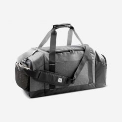 Torba sportowa Decathlon Academic 55 l. Czarne torby męskie na ramię Decathlon, bez wzorów, z materiału, na ramię. Za 119.99 zł.