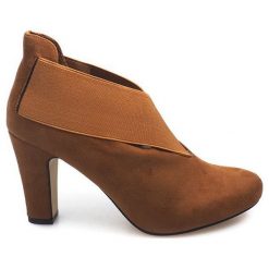 Brązowe Zamszowe Botki Na Słupku 7-206 Camel. Brązowe botki damskie ButyModne, z zamszu, eleganckie, bez obcasa, na słupku, bez zapięcia. Za 66.00 zł.
