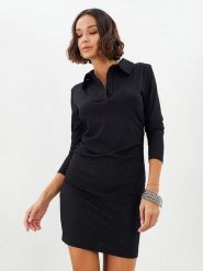 Milan Kiss Sukienka w kolorze czarnym rozmiar: XL. Czarne sukienki damskie Milan Kiss, xl, bez wzorów, z wiskozy, bez kołnierzyka, bez ramiączek, maxi. Za 173.99 zł.