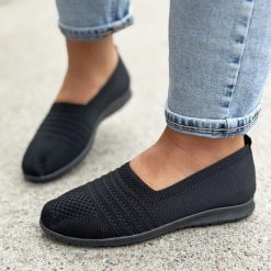 Czarne sportowe buty damskie Potocki 16020. Czarne buty sportowe na co dzień damskie POTOCKI, bez wzorów, z tkaniny. Za 89.00 zł.