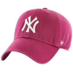 Czapka z daszkiem męska 47 New York Yankees Clean Up Cap. Czerwone czapki męskie 47 Brand, bez wzorów, z bawełny, sportowe. Za 109.99 zł.