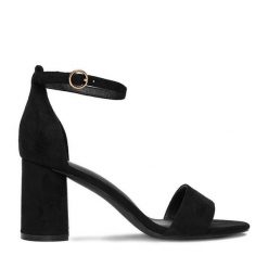 Sandały JENNY. Czarne sandały damskie Jenny, bez wzorów, bez obcasa, na słupku. Za 99.99 zł.
