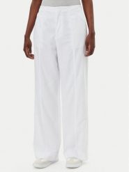 Calvin Klein Jeans Spodnie materiałowe J20J225340 Biały Relaxed Fit. Białe jeansy damskie Calvin Klein Jeans, bez wzorów, z bawełny. Za 269.99 zł.