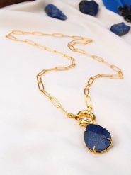 L'Atelier de Gaia Pozłacany naszyjnik z zawieszką - dł. 45 cm rozmiar: onesize. Niebieskie naszyjniki damskie L'Atelier de Gaia, pozłacane. Za 52.99 zł.