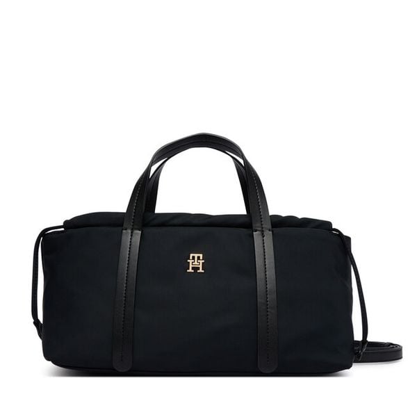 Torebka Tommy Hilfiger. Czarne torebki klasyczne damskie Tommy Hilfiger, bez wzorów, bez dodatków. Za 409.99 zł.
