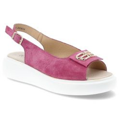 Sandały damskie S. Barski, ze skóry naturalnej zamszowej na platformie z ozdobą, fuksja, GR51-601. Czerwone sandały damskie S.BARSKI, z aplikacjami, ze skóry, bez obcasa, na platformie. Za 139.00 zł.