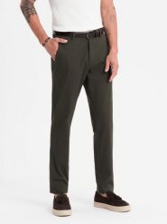 Męskie spodnie chino REGULAR FIT z delikatną strukturą – ciemnozielone V4. Zielone spodnie materiałowe męskie Ombre Clothing, bez wzorów, z bawełny, klasyczne. W wyprzedaży za 254.99 zł.