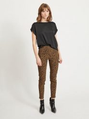 Vila Koszulka "Viellette" w kolorze czarnym rozmiar: 42. Czarne bluzki damskie Vila, bez wzorów, z satyny, bez kołnierzyka. Za 55.95 zł.