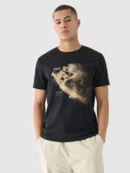 4F T-shirt regular z nadrukiem męski - czarny L. Czarne t-shirty męskie 4f, l, bez wzorów, z bawełny, bez kołnierzyka. W wyprzedaży za 39.99 zł.