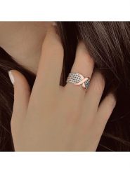 Les Favorites Srebrny pierścionek rozmiar: 58. Szare pierścionki damskie Les Favorites, srebrne. Za 173.99 zł.