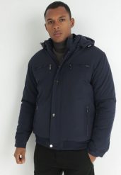 Granatowa Kurtka Parka z Kapturem Eivek. Niebieskie kurtki męskie Born2be, m, z aplikacjami, z jeansu. Za 319.99 zł.