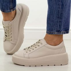 Beżowe skórzane półbuty damskie na platformie Jezzi 8181. Brązowe półbuty damskie Jezzi, bez wzorów, z jeansu, klasyczne, bez obcasa, na platformie. Za 259.00 zł.