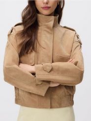 Kurtka ze skóry naturalnej - kremowy. Białe kurtki damskie Reserved, l, bez wzorów, ze skóry, bez kaptura. Za 559.99 zł.