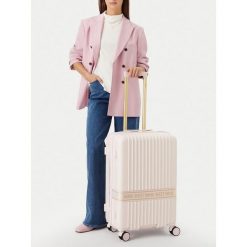 Walizka średnia Nine West. Czerwone walizki Nine West, bez wzorów, średnie. Za 359.99 zł.