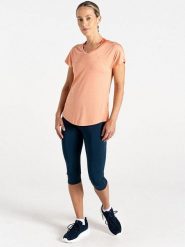 Dare 2b Koszulka sportowa "Vigilant Tee" w kolorze brzoskwiniowym rozmiar: 36. Pomarańczowe bluzki sportowe damskie Dare 2b, bez wzorów, z materiału, bez ramiączek. Za 48.39 zł.