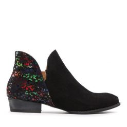 Botki Maciejka. Czarne botki damskie Maciejka, bez obcasa, na płaskiej podeszwie, bez zapięcia. Za 319.99 zł.