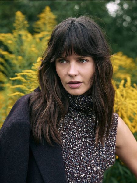 Kamizelka z metalizowaną nicią - burgundowy. Czerwone kamizelki damskie Reserved, l, z dzianiny. W wyprzedaży za 69.99 zł.