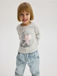 Koszulka z nadrukiem Tiny Tatty Teddy - jasnoszary. Szare koszulki dziewczęce Reserved, m, bez wzorów, z bawełny, bez ramiączek. W wyprzedaży za 22.99 zł.