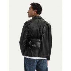 Saszetka Calvin Klein. Czarne saszetki męskie CALVIN KLEIN. Za 329.99 zł.
