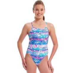 Kostium Kąpielowy Amanzi Angel Dust – Rozmiar 32. Niebieskie stroje jednoczęściowe damskie AMANZI, bez wzorów. Za 934.30 zł.