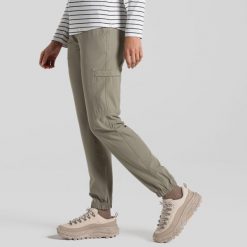 Spodnie turystyczne damskie Craghoppers NosiLife Lola Trouser. Zielone spodnie dresowe damskie CRAGHOPPERS, bez wzorów. Za 319.99 zł.