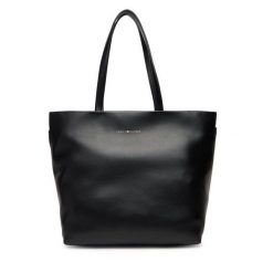 Torebka Tommy Hilfiger. Czarne torebki klasyczne damskie Tommy Hilfiger, bez wzorów, bez dodatków. Za 449.99 zł.