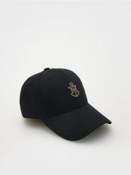 Czapka baseball z haftem - czarny. Czarne czapki męskie Reserved, bez wzorów. W wyprzedaży za 39.99 zł.