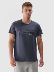 4F T-shirt z nadrukiem regular męski - szary M. Szare t-shirty męskie 4f, m, bez wzorów, z dzianiny, bez kołnierzyka. W wyprzedaży za 39.99 zł.