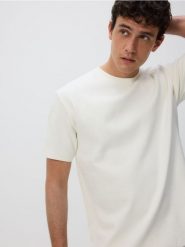 T-shirt comfort fit - złamana biel. T-shirty męskie Reserved, l, bez wzorów, z bawełny, bez kołnierzyka. Za 89.99 zł.