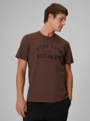 4F T-shirt regular z nadrukiem męski - brązowy XL. Brązowe t-shirty męskie 4f, m, bez wzorów, z bawełny, bez kołnierzyka. Za 59.99 zł.