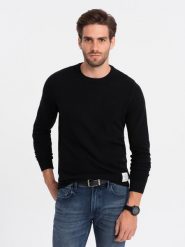 Sweter męski z teksturą i półokrągłym dekoltem - czarny V4 OM-SWSW-0104 - XXL. Czarne swetry męskie Ombre Clothing, m, z aplikacjami, z bawełny, bez kołnierzyka. W wyprzedaży za 59.99 zł.