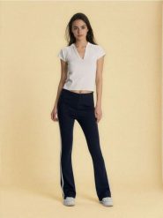 Spodnie pique flare - wielobarwny. Spodnie materiałowe damskie Sinsay, bez wzorów. Za 49.99 zł.