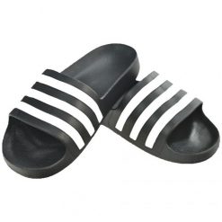 Klapki adidas Adilette Aqua F35543 czarne. Czarne klapki i japonki męskie . W wyprzedaży za 162.44 zł.