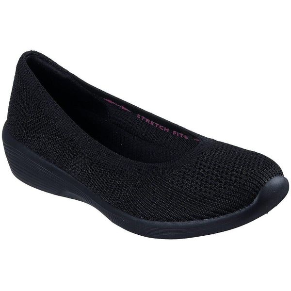 Baleriny damskie Skechers Arya Fancy You. Czarne baleriny damskie Skechers, bez wzorów, bez obcasa. Za 390.00 zł.