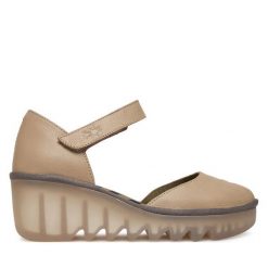 Półbuty Fly London. Brązowe półbuty damskie Fly London, bez wzorów, bez obcasa, na koturnie. Za 547.99 zł.